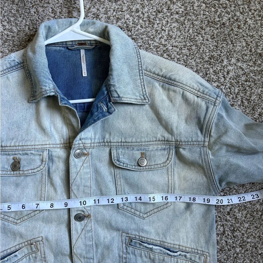 Free People Light Wash Denim Jacket Jean Casual Spring Summer Boho Bohemian XS - Picture 7 of 7